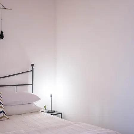 Yenne Apartment *