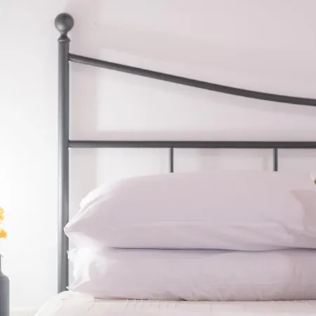 Yenne Apartment *