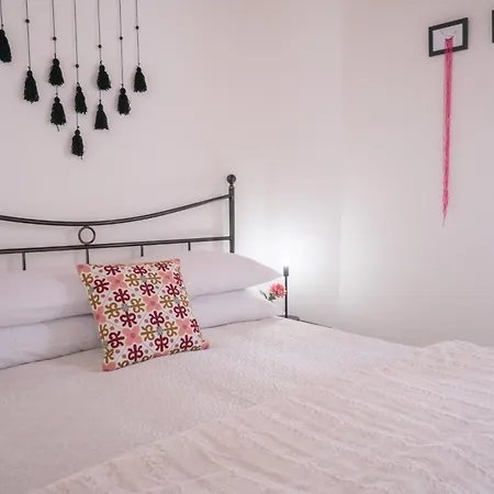 Yenne Apartment *