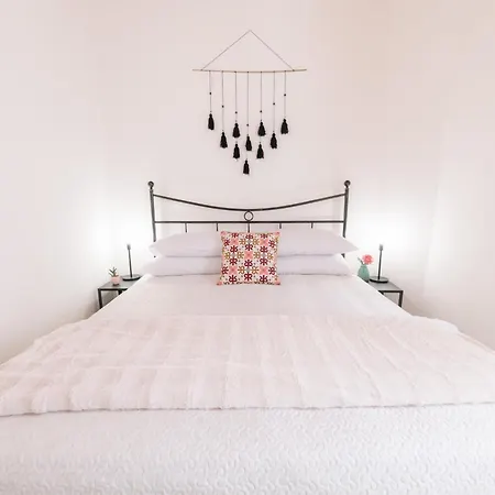 Yenne Apartment *